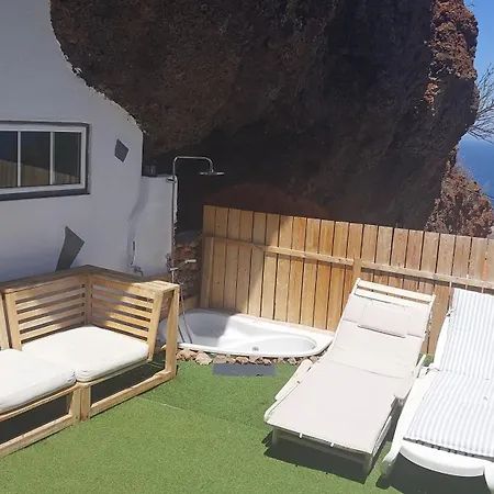 New Cave With Pool View And Garden Holiday home