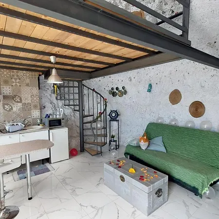 New Cave With Pool View And Garden Holiday home *