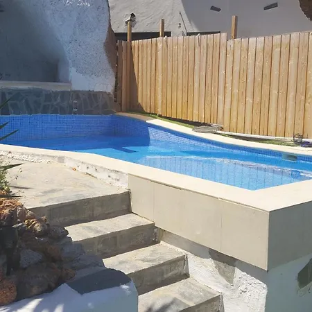 Holiday home New Cave With Pool View And Garden