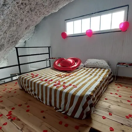 New Cave With Pool View And Garden Holiday home *